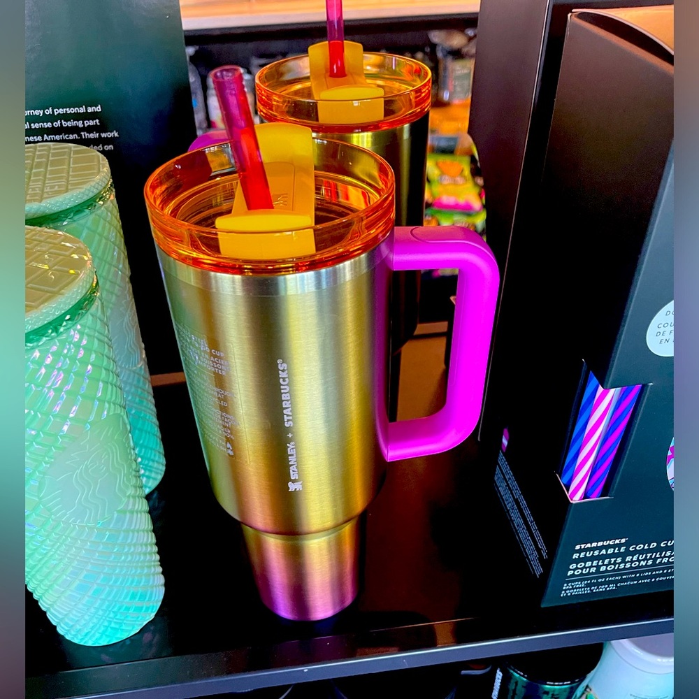 LIMITED EDITION STANLEY STARBUCKS CUP